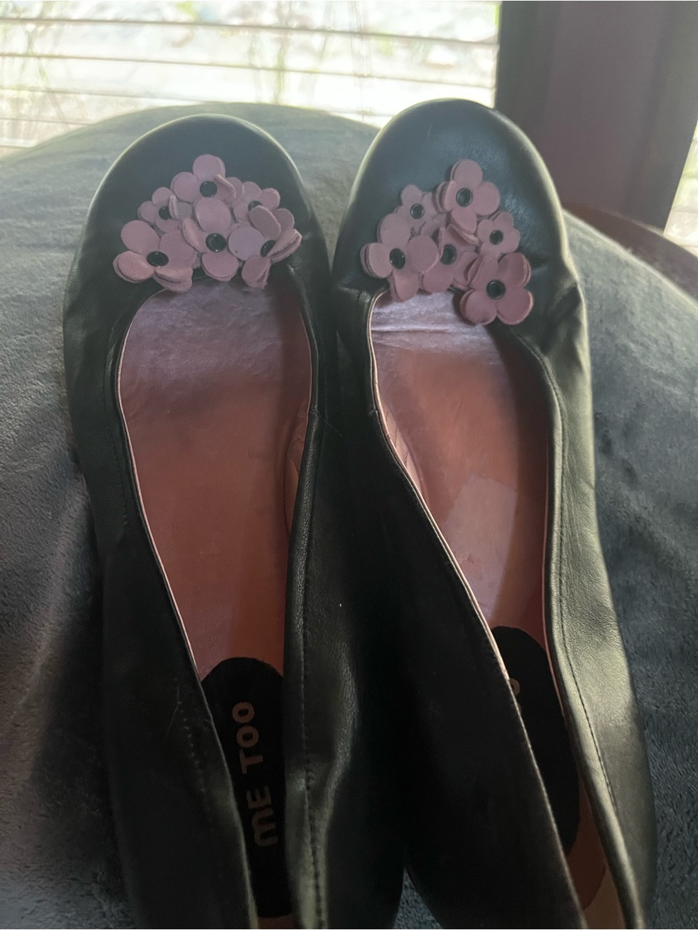 Me too size 10 Black Women's Ballet Flats with Pink Floral Appliqué